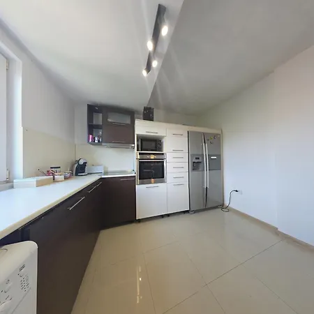 Easy Apartment Warna