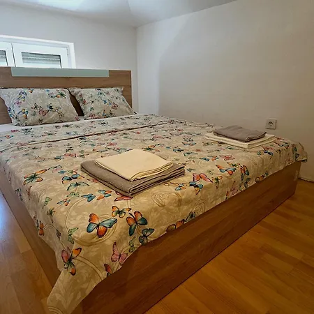 Easy Apartment Warna